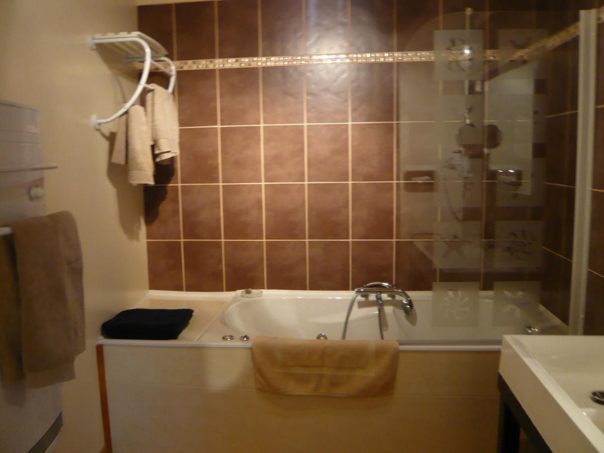 Chambres Et Roulotte De La Gentilhommiere Chazey-sur-Ain エクステリア 写真